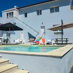 Maias House بيت ضيافة فيغيورا دا فوز