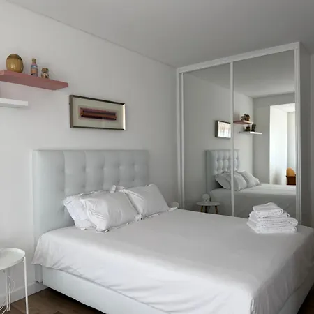 Maias House בית הארחה