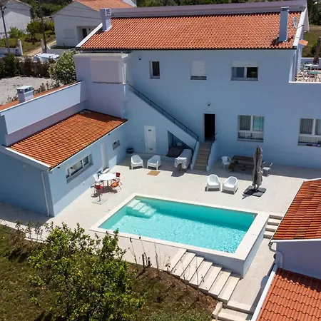 Maias House Πανσιόν