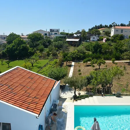 Maias House בית הארחה 3*