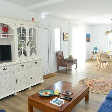 Maias House בית הארחה 3*