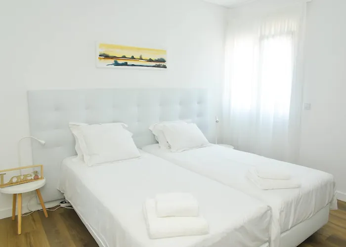 Maias House Гостевой дом Фигейра-да-Фош